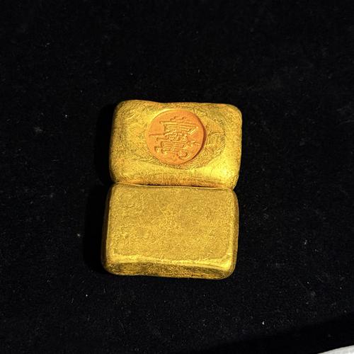 仿古金锭鎏金古玩 仿铜摆件装饰的美学与工艺探析
