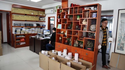 足金、黄金保证单、国联科技与金价关系全解析